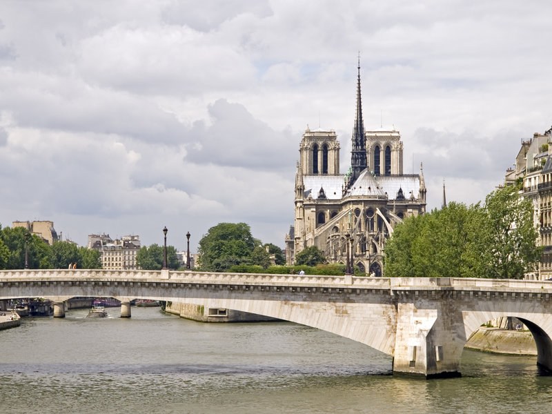 Notre-Dame de Paris, Quartier Latin